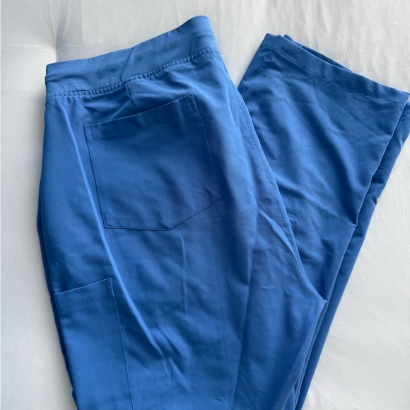 Blue V-Neck Scrub Set - Picture 3 of 10